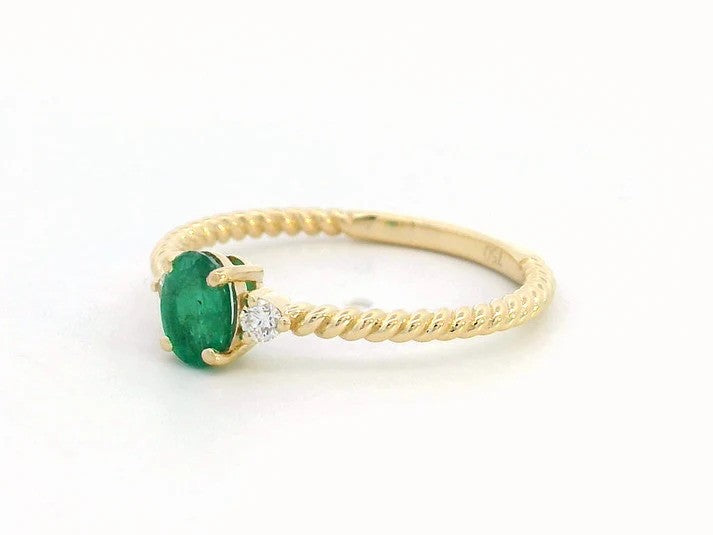 18K Gold Twisted Band Emerald & Diamond Ring – Stackable Birthstone & Engagement Jewelry
